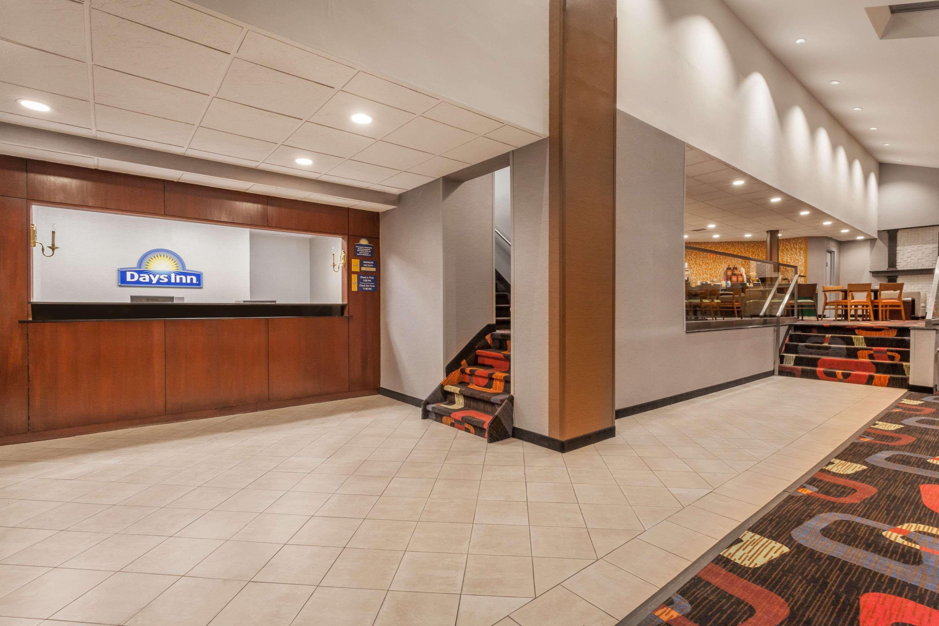 Days Inn By Wyndham Woodbury Long Island Εξωτερικό φωτογραφία