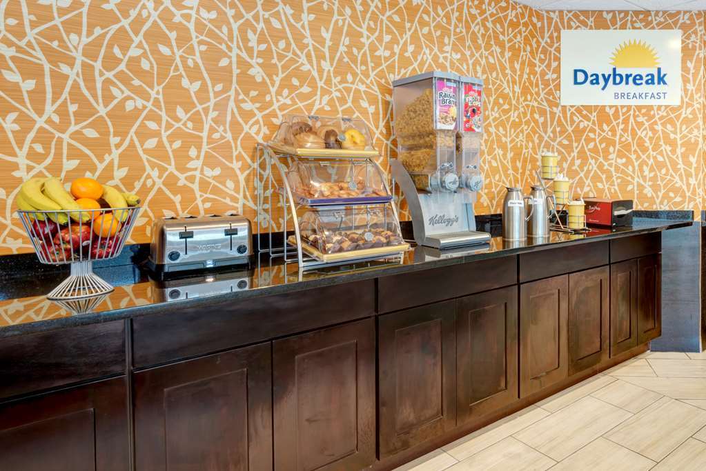 Days Inn By Wyndham Woodbury Long Island Ανέσεις φωτογραφία